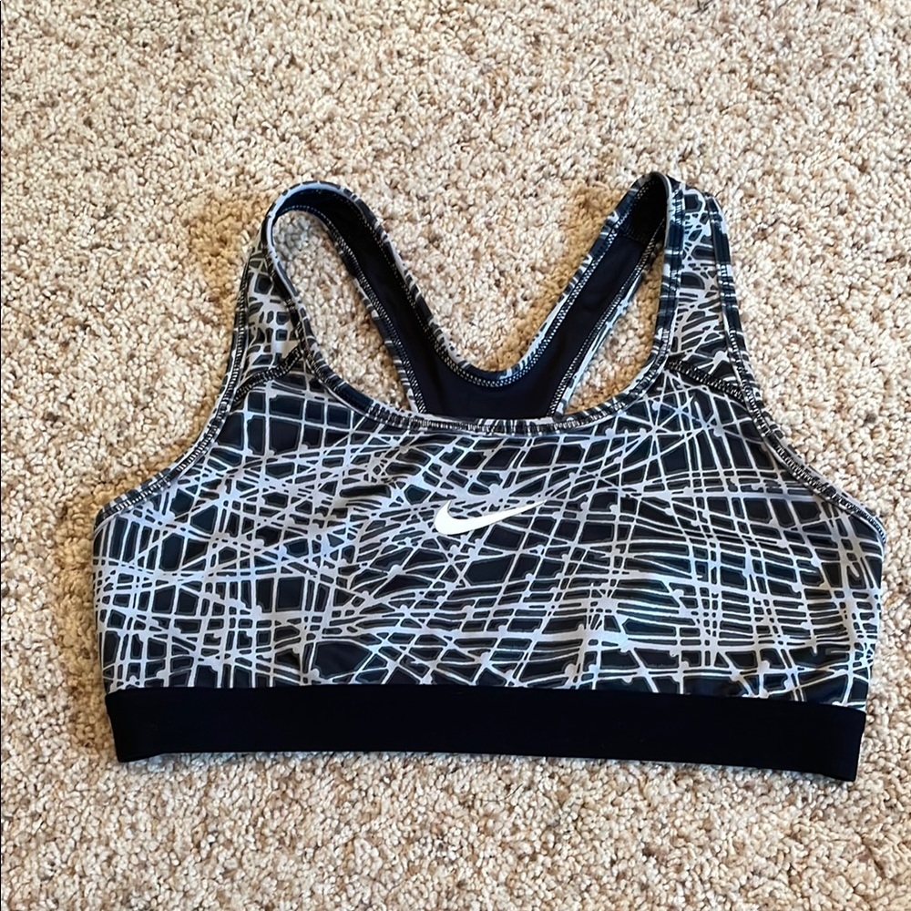 Nike Black and White Geometric Sports Bra